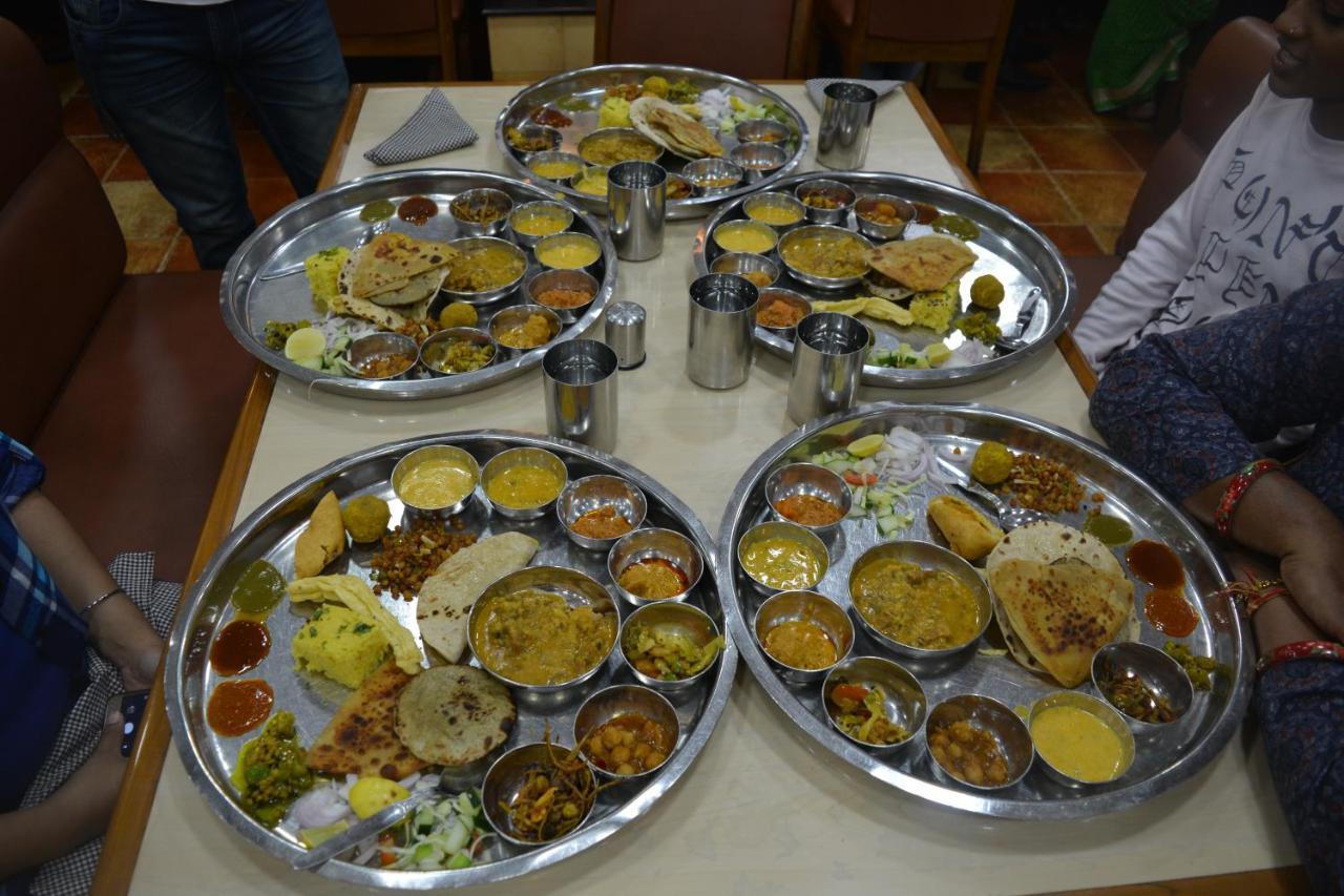 Pratibha Home Stay Jabalpur Esterno foto